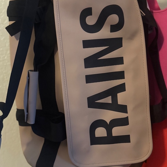 Rains Trail Weekenders Duffel in Sand main image 12